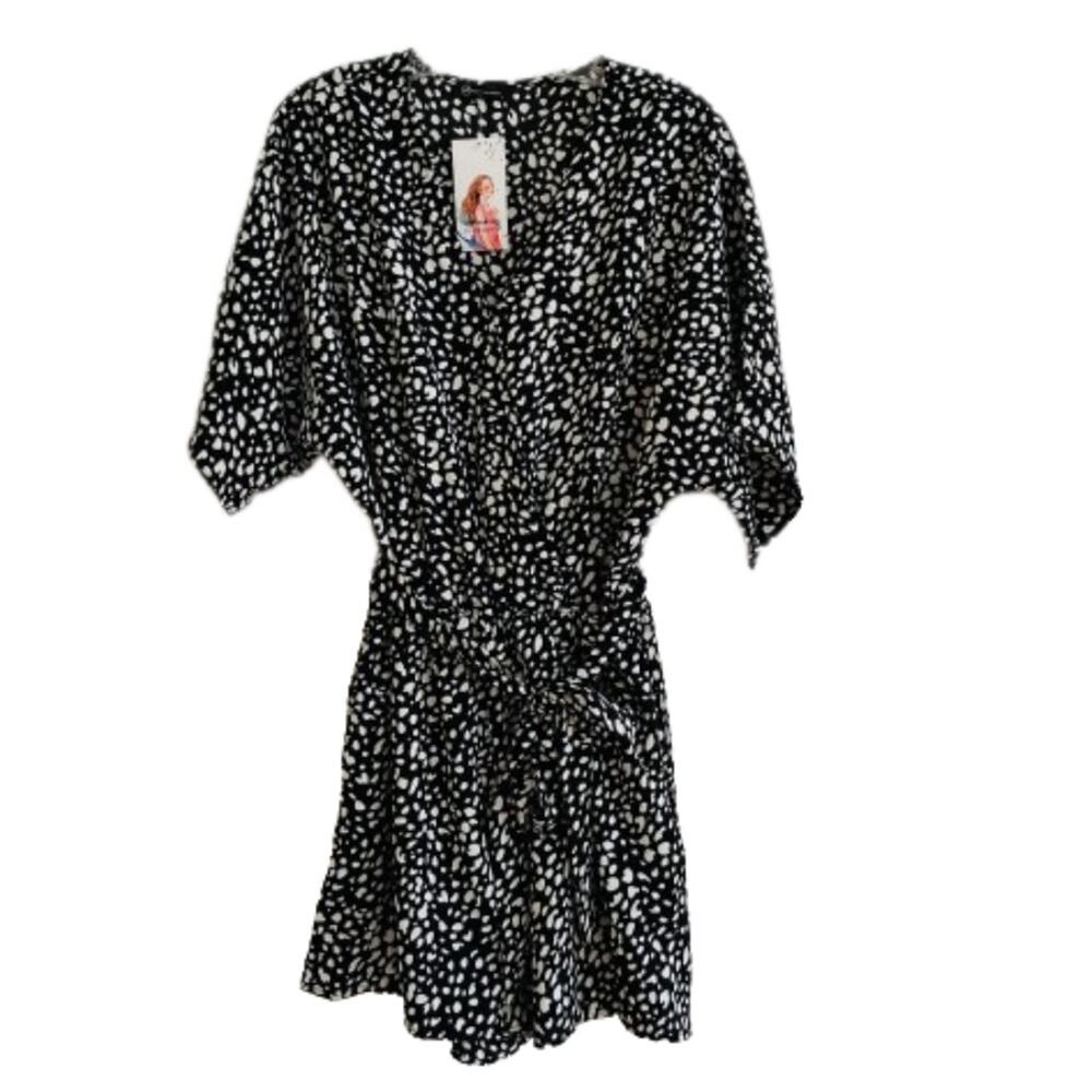 Pretty Garden Romper Black White Print V-Neck 1/2 Sleeve Belted Pocket Large NEW - Picture 2 of 13